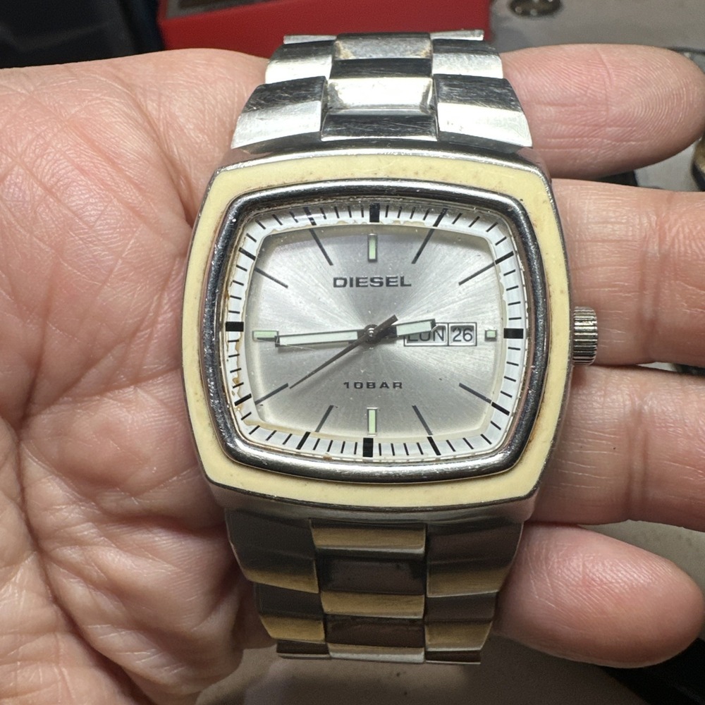 VTG Diesel Mens 10 Bar Watch Quartz  DZ-4063 Heavy Steel 40mm Fit 7in FOR REPAIR